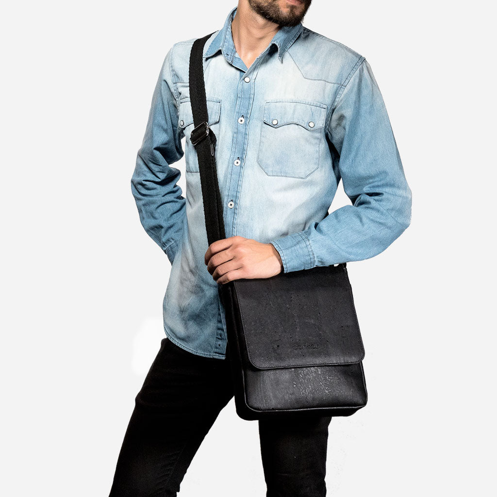 Corkor Cork Medium Messenger Bag